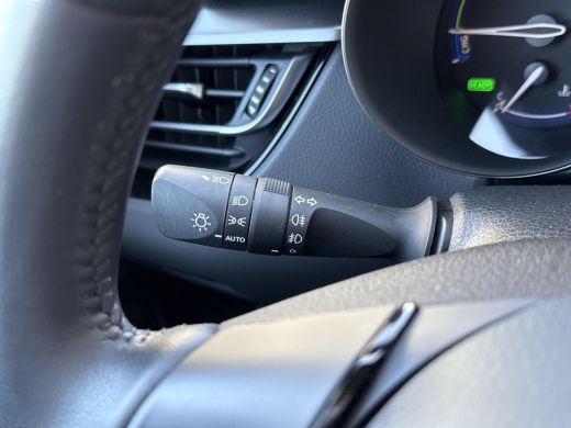 Toyota C-HR 1.8 Hybrid Style **STOELVERWARMING/ DODEHOEK DETECTIE/ ADAPTIEF CRUISE CONTROL/ 36 MAANDEN GARANT... ActivLease financial lease