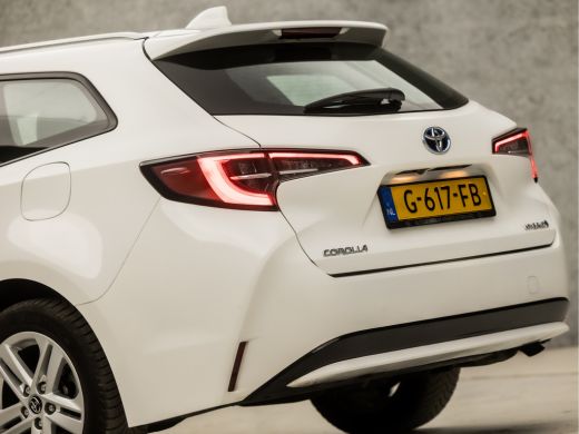 Toyota Corolla Touring Sports 1.8 Hybrid Active Sport Automaat (NAVIGATIE, CAMERA, ADAPTIVE CRUISE, SPORTSTOELEN, LANE ASSIST, ... ActivLease financial lease