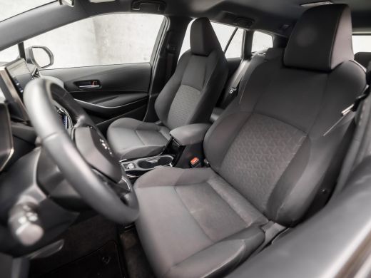 Toyota Corolla Touring Sports 1.8 Hybrid Active Sport Automaat (NAVIGATIE, CAMERA, ADAPTIVE CRUISE, SPORTSTOELEN, LANE ASSIST, ... ActivLease financial lease