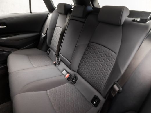 Toyota Corolla Touring Sports 1.8 Hybrid Active Sport Automaat (NAVIGATIE, CAMERA, ADAPTIVE CRUISE, SPORTSTOELEN, LANE ASSIST, ... ActivLease financial lease