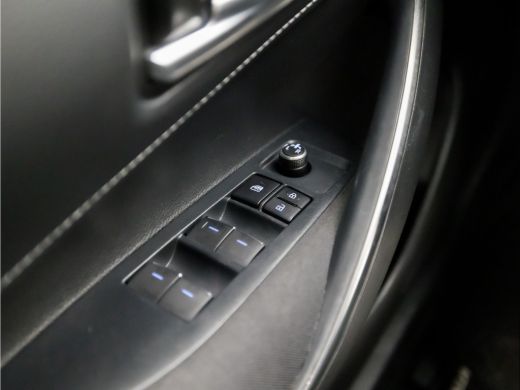 Toyota Corolla Touring Sports 1.8 Hybrid Active Sport Automaat (NAVIGATIE, CAMERA, ADAPTIVE CRUISE, SPORTSTOELEN, LANE ASSIST, ... ActivLease financial lease