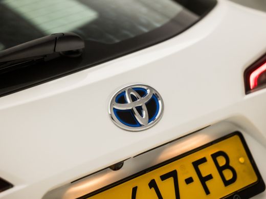 Toyota Corolla Touring Sports 1.8 Hybrid Active Sport Automaat (NAVIGATIE, CAMERA, ADAPTIVE CRUISE, SPORTSTOELEN, LANE ASSIST, ... ActivLease financial lease