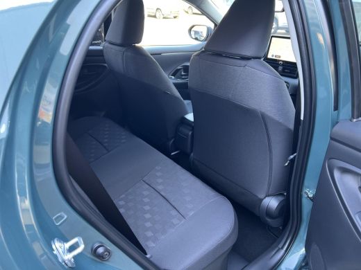 Toyota Yaris 1.5 Hybrid 115 Dynamic Comfort Pack | Stuurwielverwarming | BSM | PDC voor en achter ActivLease financial lease