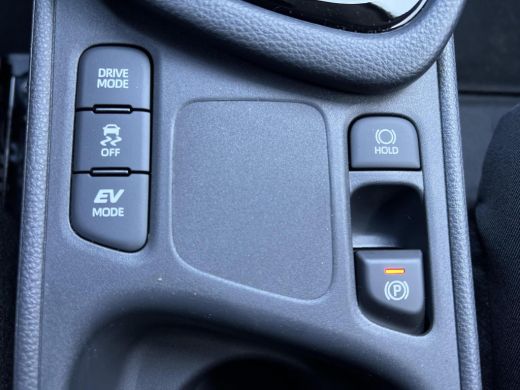 Toyota Yaris 1.5 Hybrid 115 Dynamic Comfort Pack | Stuurwielverwarming | BSM | PDC voor en achter ActivLease financial lease