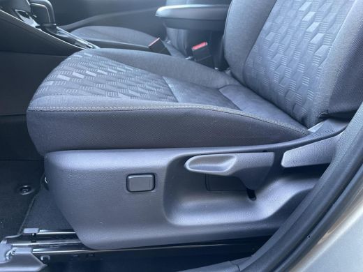 Toyota Yaris 1.5 Hybrid 115 Dynamic | Nieuw uit voorraad leverbaar | 10 jaar / 200.000 km garantie | ActivLease financial lease