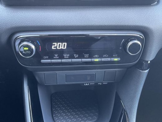 Toyota Yaris 1.5 Hybrid 115 Dynamic | Nieuw uit voorraad leverbaar | 10 jaar / 200.000 km garantie | ActivLease financial lease