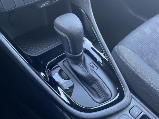 Toyota Yaris 1.5 Hybrid 115 Dynamic | Nieuw uit voorraad leverbaar | 10 jaar / 200.000 km garantie | ActivLease financial lease