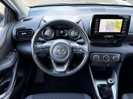 Toyota Yaris 1.5 VVT-i First Edition **KEYLESS/ APPLE CARPLAY/ 36 MAANDEN GARANTIE** ActivLease financial lease