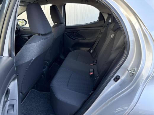 Toyota Yaris 1.5 VVT-i First Edition **KEYLESS/ APPLE CARPLAY/ 36 MAANDEN GARANTIE** ActivLease financial lease