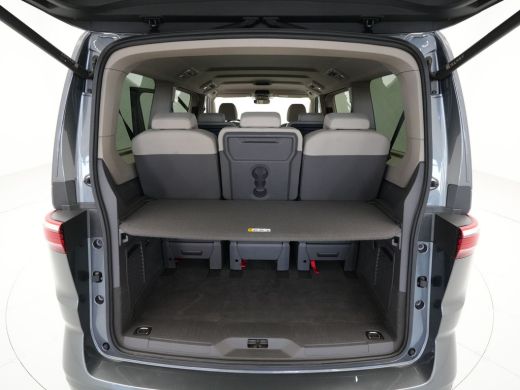 Volkswagen Multivan 1.4 eHybrid L2H1 Life 7P. Vis-a-Vis Trekhaak Camera El. Schuifdeuren ActivLease financial lease
