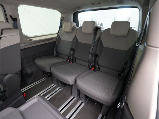 Volkswagen Multivan 1.4 eHybrid L2H1 Life 7P. Vis-a-Vis Trekhaak Camera El. Schuifdeuren ActivLease financial lease