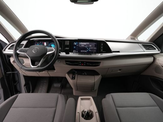 Volkswagen Multivan 1.4 eHybrid L2H1 Life 7P. Vis-a-Vis Trekhaak Camera El. Schuifdeuren ActivLease financial lease