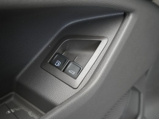 Volkswagen Multivan 1.4 eHybrid L2H1 Life 7P. Vis-a-Vis Trekhaak Camera El. Schuifdeuren ActivLease financial lease
