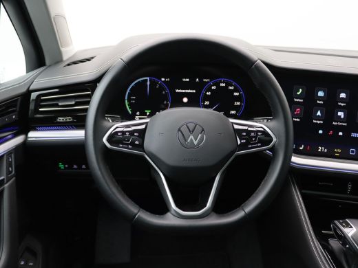 Volkswagen Touareg 3.0 TSi eHybrid 4MOTION Elegance 381PK DSG luchtvering, elektrisch verstelbare stoelen, matrix le... ActivLease financial lease