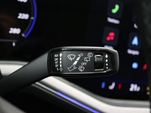 Volkswagen Touareg 3.0 TSi eHybrid 4MOTION Elegance 381PK DSG luchtvering, elektrisch verstelbare stoelen, matrix le... ActivLease financial lease