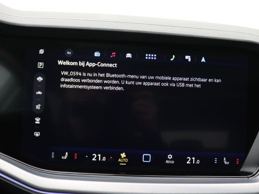 Volkswagen Touareg 3.0 TSi eHybrid 4MOTION Elegance 381PK DSG luchtvering, elektrisch verstelbare stoelen, matrix le... ActivLease financial lease