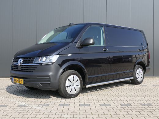 Volkswagen Transporter 2.0 TDI L1H1 26 Economy Business | Trekhaak | Bijrijdersbank | Cruise Control | Parkeersensoren Volkswagen Transporter 2.0 TDI L1H1 26 Economy Business | Trekhaak | Bijrijdersbank | Cruise Control | Parkeersensoren