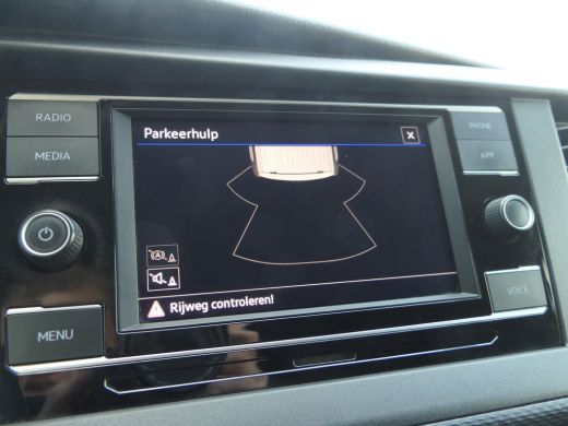 Volkswagen Transporter 2.0 TDI L1H1 26 Economy Business | Trekhaak | Bijrijdersbank | Cruise Control | Parkeersensoren ActivLease financial lease