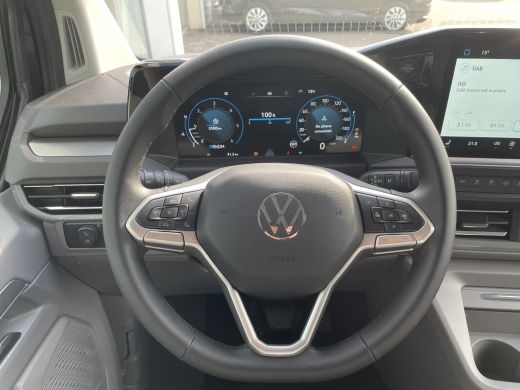 Volkswagen Transporter 2.0 TDI L2H1 30 Bulli | 170 PK | Dubbele Cabine | Trekhaak | App connect ActivLease financial lease