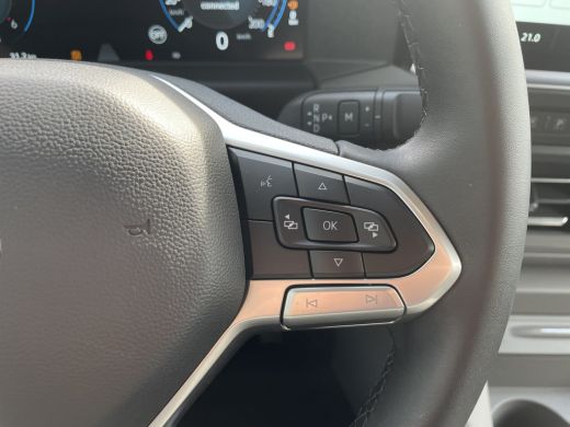 Volkswagen Transporter 2.0 TDI L2H1 30 Bulli | 170 PK | Dubbele Cabine | Trekhaak | App connect ActivLease financial lease