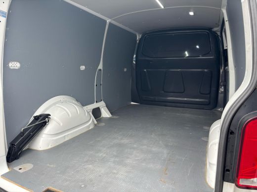 Volkswagen Transporter 2.0 TDI L2H3 28 Bulli | Automaat | Leder | Navigatie | Camera | Digitaal Dashboard | Sidebars | A... ActivLease financial lease