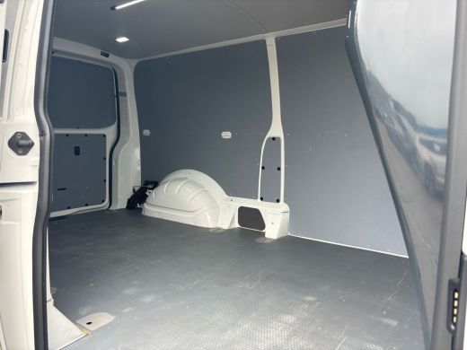 Volkswagen Transporter 2.0 TDI L2H3 28 Bulli | Automaat | Leder | Navigatie | Camera | Digitaal Dashboard | Sidebars | A... ActivLease financial lease