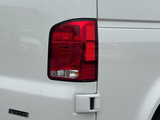 Volkswagen Transporter 2.0 TDI L2H3 28 Bulli | Automaat | Leder | Navigatie | Camera | Digitaal Dashboard | Sidebars | A... ActivLease financial lease