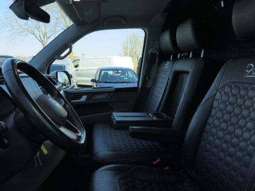 Volkswagen Transporter 2.0 TDI L2H3 28 Bulli | Automaat | Leder | Navigatie | Camera | Digitaal Dashboard | Sidebars | A... ActivLease financial lease