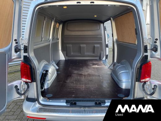 Volkswagen Transporter 2.0TDI 150PK L2H1 Automaat Airco LM velgen Cruise Multifunctioneel stuurwiel Sensoren ActivLease financial lease