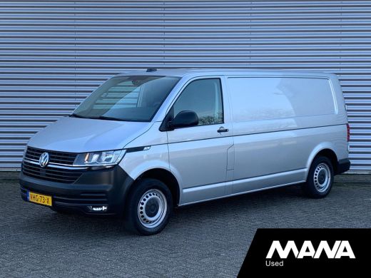 Volkswagen Transporter 2.0TDI L2H1 28 Airco Cruise Sensoren Trekhaak Betonplex Airbag 12V CarPlay Wandbekleding Bijrijde...