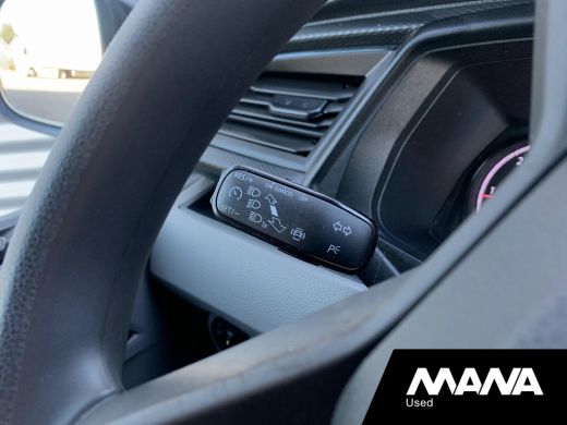 Volkswagen Transporter 2.0TDI L2H1 28 Airco Cruise Sensoren Trekhaak Betonplex Airbag 12V CarPlay Wandbekleding Bijrijde... ActivLease financial lease
