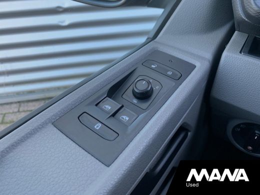 Volkswagen Transporter 2.0TDI L2H1 28 Airco Cruise Sensoren Trekhaak Betonplex Airbag 12V CarPlay Wandbekleding Bijrijde... ActivLease financial lease