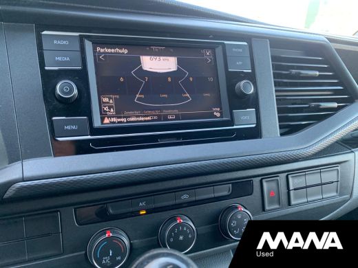 Volkswagen Transporter 2.0TDI L2H1 28 Airco Cruise Sensoren Trekhaak Betonplex Airbag 12V CarPlay Wandbekleding Bijrijde... ActivLease financial lease