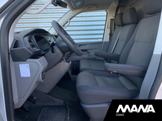 Volkswagen Transporter 2.0TDI L2H1 28 Airco Cruise Sensoren Trekhaak Betonplex Airbag 12V CarPlay Wandbekleding Bijrijde... ActivLease financial lease