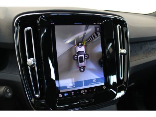 Volvo  XC40 Recharge 231PK Ultimate Panoramadak | Trekhaak | HK Audio | 360 Camera | All Season banden ActivLease financial lease