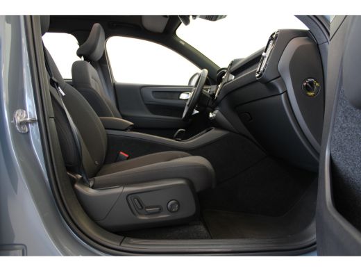 Volvo  XC40 Recharge 231PK Ultimate Panoramadak | Trekhaak | HK Audio | 360 Camera | All Season banden ActivLease financial lease