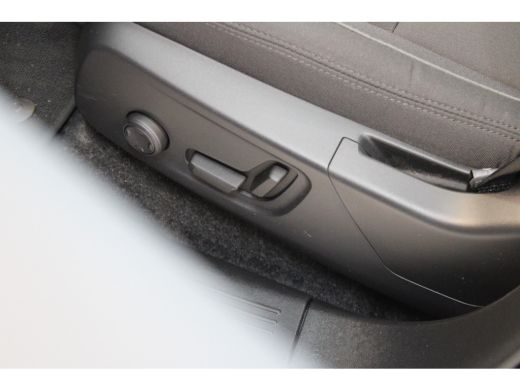 Volvo  XC40 Recharge 231PK Ultimate Panoramadak | Trekhaak | HK Audio | 360 Camera | All Season banden ActivLease financial lease