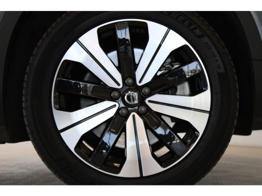 Volvo  XC40 Recharge 231PK Ultimate Panoramadak | Trekhaak | HK Audio | 360 Camera | All Season banden ActivLease financial lease