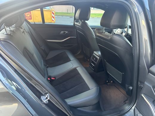 BMW 3-serie 320i High Executive M Sport ActivLease financial lease