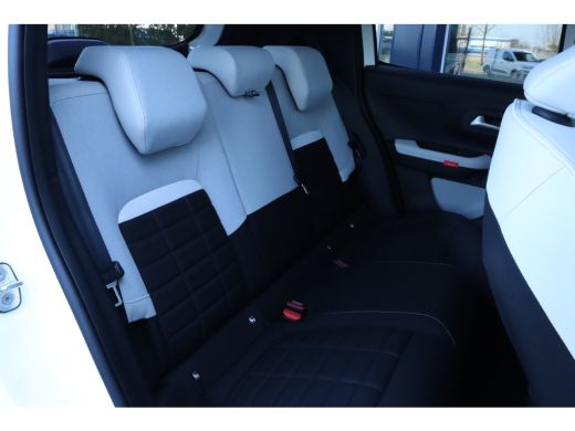 Citroën ë-C3 Citroen Max 44 kWh | ACC | 11kW lader | Carplay | Navi | Camera | Climate Control | LED ActivLease financial lease