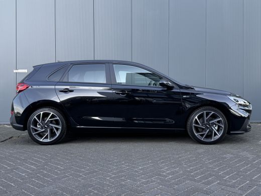 Hyundai i30 1.5 T-GDi 160pk MHEV N-Line Camera | Dodehoek detectie | Bestuurdersstoel met geheugen | Draadloo... ActivLease financial lease
