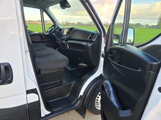 Iveco Daily 35S18HV 3.0 410 H2 L3 H2 - 180 Pk - Euro 6 - ParkeerCamera - Airco - Cruise Control ActivLease financial lease
