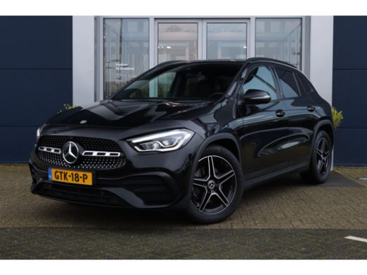 Mercedes GLA 180 AMG Line | Camera | Stoelverwarming | Cruise Control | Elektr. klep | PDC V/A | Navi Mercedes GLA 180 AMG Line | Camera | Stoelverwarming | Cruise Control | Elektr. klep | PDC V/A | Navi