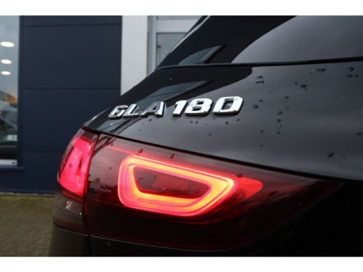 Mercedes GLA 180 AMG Line | Camera | Stoelverwarming | Cruise Control | Elektr. klep | PDC V/A | Navi ActivLease financial lease