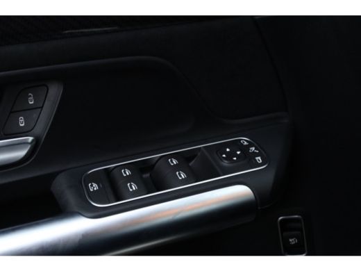 Mercedes GLA 180 AMG Line | Camera | Stoelverwarming | Cruise Control | Elektr. klep | PDC V/A | Navi ActivLease financial lease