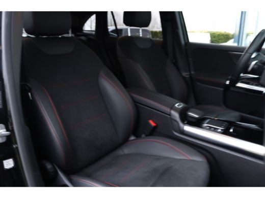 Mercedes GLA 180 AMG Line | Camera | Stoelverwarming | Cruise Control | Elektr. klep | PDC V/A | Navi ActivLease financial lease