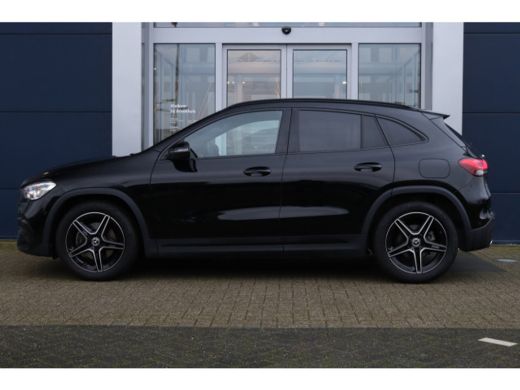 Mercedes GLA 180 AMG Line | Camera | Stoelverwarming | Cruise Control | Elektr. klep | PDC V/A | Navi ActivLease financial lease