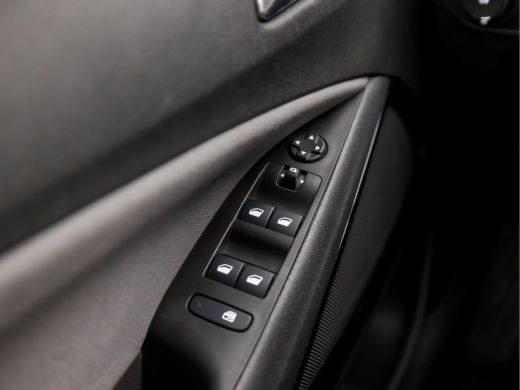 Opel Crossland X 1.2 Sport (APPLE CARPLAY, CRUISE, AIRCO, GETINT GLAS, LED, SPORTSTOELEN, LM VELGEN, NIEUWE APK, N... ActivLease financial lease