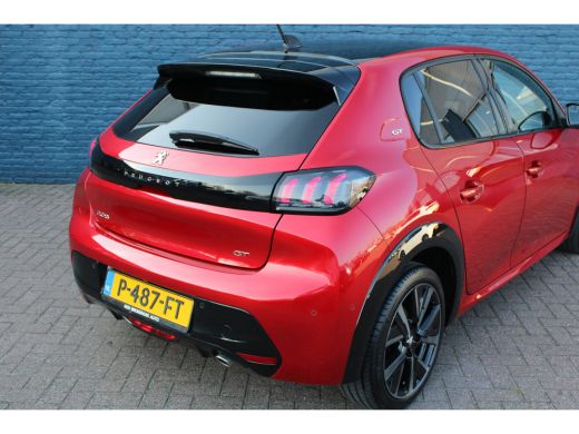 Peugeot 208 Peugeot 5drs 1.2 PureTech 100pk GT Pack | Navigatie | Stoelverwarming | Alcantara | Camera | Blac... ActivLease financial lease