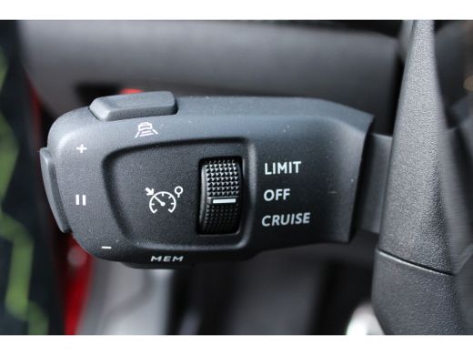 Peugeot 208 Peugeot 5drs 1.2 PureTech 100pk GT Pack | Navigatie | Stoelverwarming | Alcantara | Camera | Blac... ActivLease financial lease